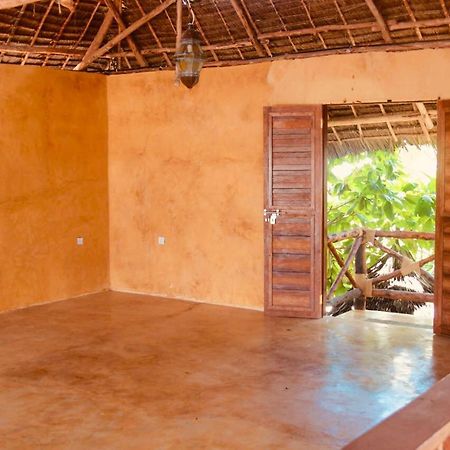 Отель Casa Umoja Нунгви Экстерьер фото