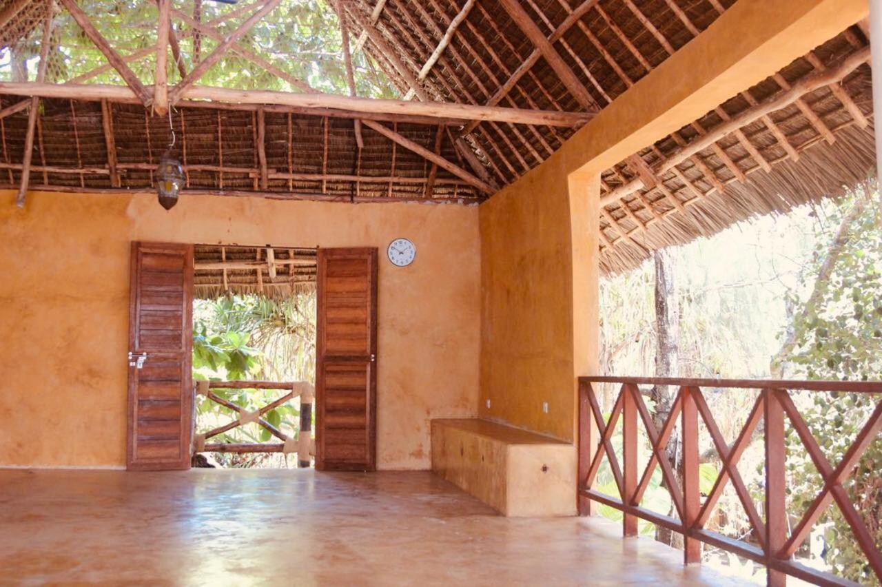 Отель Casa Umoja Нунгви Экстерьер фото