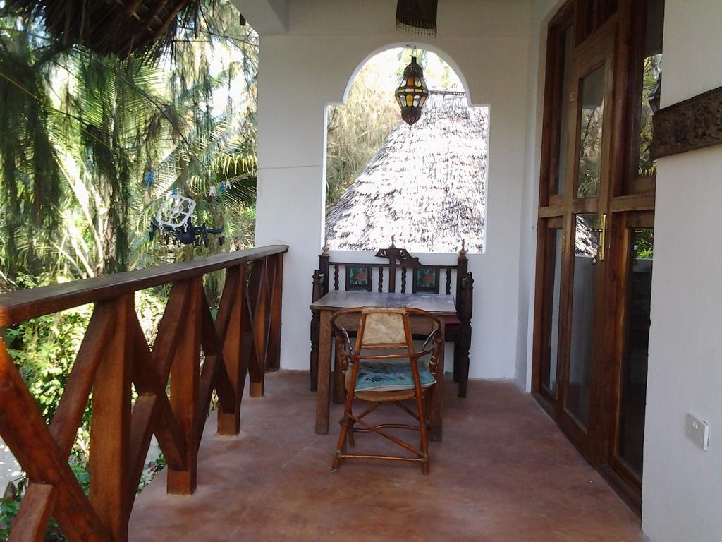 Отель Casa Umoja Нунгви Экстерьер фото