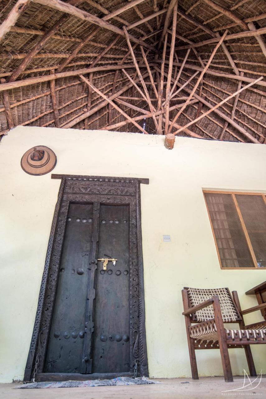 Отель Casa Umoja Нунгви Экстерьер фото