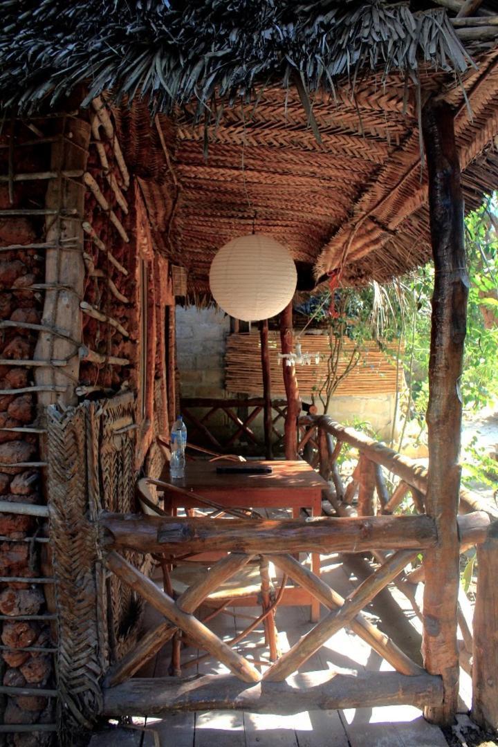 Отель Casa Umoja Нунгви Экстерьер фото