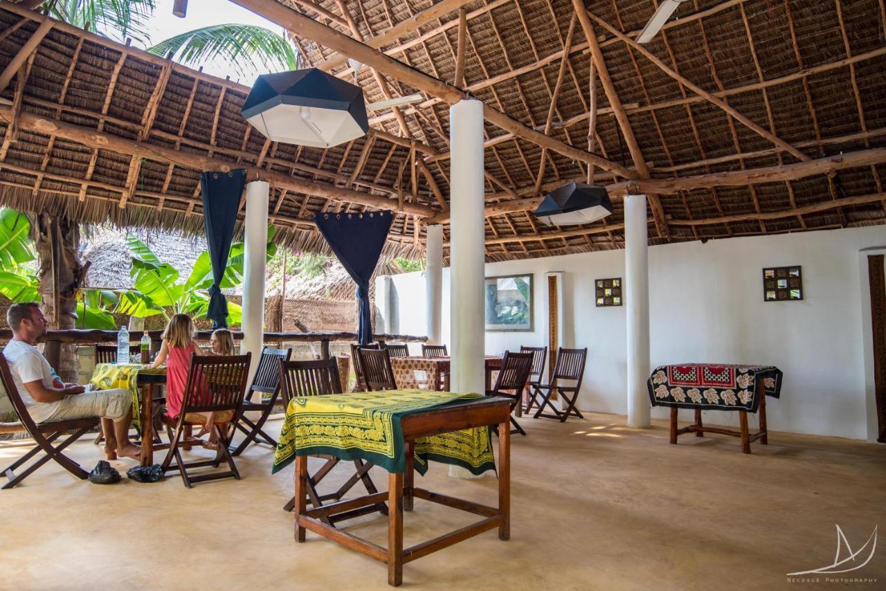 Отель Casa Umoja Нунгви Экстерьер фото